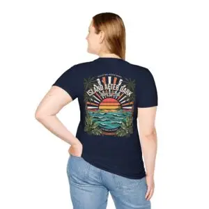 A retro tropical graphic tee built around the Island After Dark mood, with a sunset, ocean waves and palm leaves. Lightweight, unisex and easy to style for relaxed everyday looks.