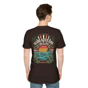 A retro tropical graphic tee built around the Island After Dark mood, with a sunset, ocean waves and palm leaves. Lightweight, unisex and easy to style for relaxed everyday looks.
