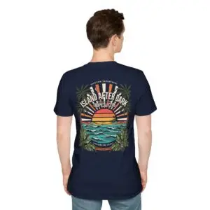 A retro tropical graphic tee built around the Island After Dark mood, with a sunset, ocean waves and palm leaves. Lightweight, unisex and easy to style for relaxed everyday looks.